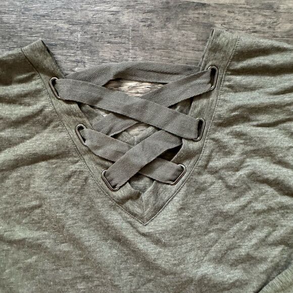 NEW WITH TAGS WOMENS MAURICES TOP SIZE XS - Picture 3 of 4